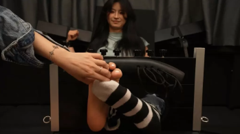 推特大王怕痒女高
